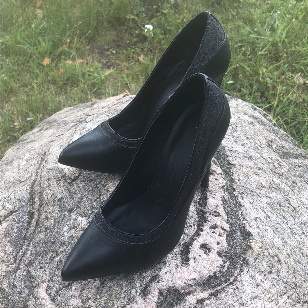 Elegant Black Women's Pumps